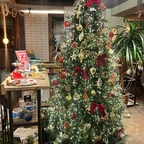 크리스마스 분위기 가득한 강남 카페

📍프라텔리

크리스마스 분위기가 가득한 대형 카페 프라텔리! 건물 전체를 활용해 좌석이 넓고 쾌적하며, 따뜻한 조명과 아기자기한 데코가 인상적입니다. 여유로운 시간을 보내기에 완벽한 곳이에요.

운영시간도 오후 11시까지 운영해서 퇴근하고 늦은시간 방문하기에도 딱이에요. 
시논현역에서 도보 5-10분 정도 떨어진 위치로 접근성도 좋아요! 이번 연말 모임 대형 카페를 찾으신다면 프라텔리 어떠실까요?

#크리스마스카페 #카페인테리어
#강남카페 #크리스마스소품 