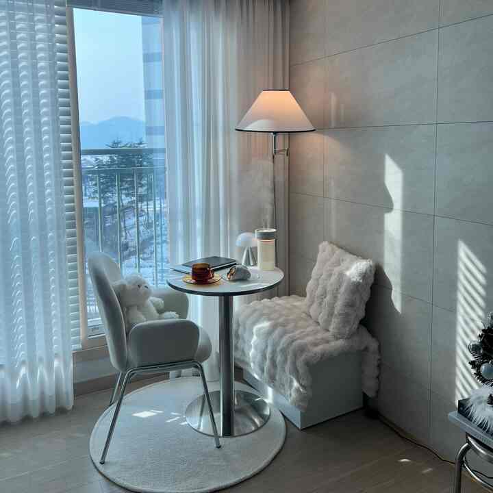 円形 エッジ テーブル NEUTRON［2サイズ］を使ったコーディネート 3