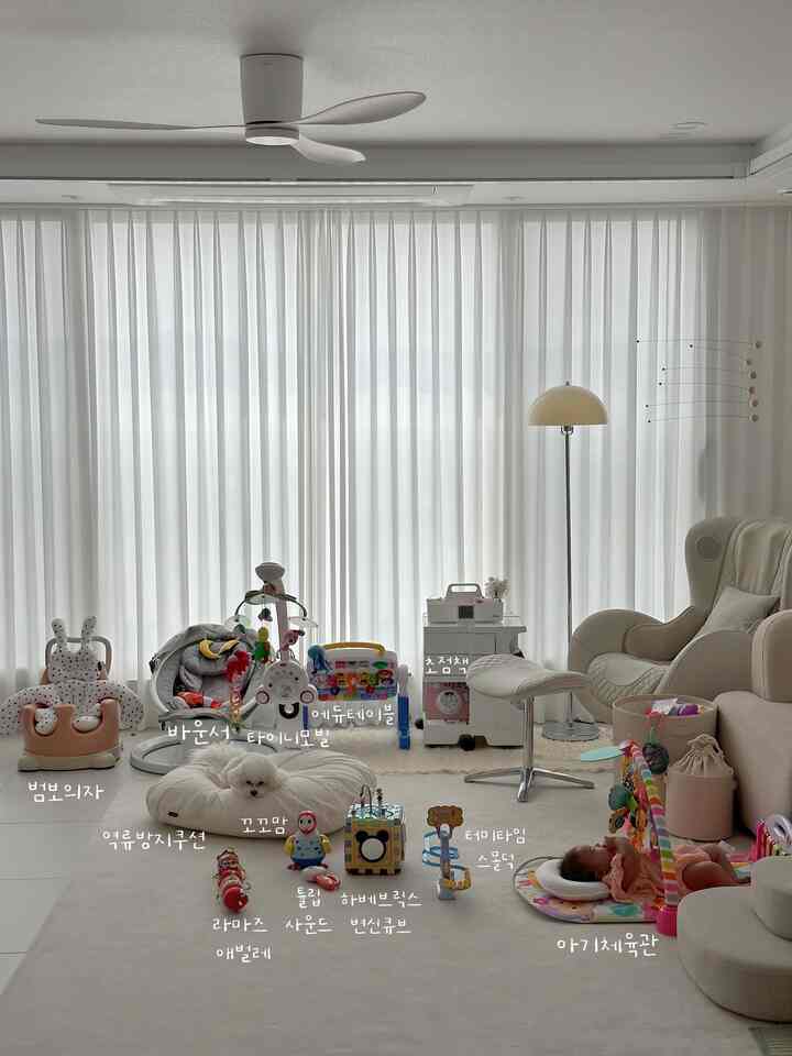 #出産準備リスト

出産準備リストとして哺乳瓶、授乳関連製品もあるが
おもちゃも用意しておけばいいです！

短感は新生児の頃のリビングルームの風景です。
ここにあるものを用意しても、一日を十分に過ごすことができます。

最後の章はかわいい私の家の最初の娘の子犬の写真で、、🤍


#23年生 #満1歳 #今日の子育て
＃赤ちゃんの家の居間
＃赤ちゃんの家のインテリア＃新生児の飾り＃おむつ歯
＃赤ちゃんのおもちゃ＃新生児用品＃新生児の準備＃赤ちゃんのおもちゃ
＃赤ちゃんのおもちゃおすすめ＃子育て日常＃出産ギフト＃出産準備
＃出産準備物＃出産ギフトおすすめ＃逆流防止クッション
