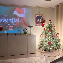 #나도있다크리스마스템 
#예쁜템최고야 #콘수프기록
육퇴 후 빔 틀어놓고 트리멍🎄
#크리스마스트리 #크리스마스소품 
#크리스마스데코 #크리스마스장식 
#크리스마스인테리어 #겨울인테리어 
#빔프로젝터 #빔테리어 #트리멍 