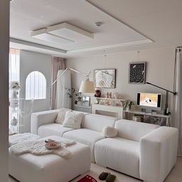 #오늘의우리집
쫘롸라라라🎶 뉴소파를 소개함니됴🛋️
열어분 펫반트너 바톤받고 반트너까지 합류했어요🤍
이제 온가족이 반트라이프😝
오트밀아이보리컬러의 린넨 패브릭 슬롱소파 
저희집에 진짜 잘 어울리죠?🤍
환한 컬로로 더 포곤포곤 코지해진 우리집 거실
모듈소파라 자유자재로 구조 변경이 가능하니까 
변덕이 죽 끓는 저한테? 구조변경하면서 바뀌는 부니기에 짜릿⚡️⚡️
진짜 최고의 소파임니됴,,🫶
✔️ 뛰어난 발수 기능
✔️ 8cm 통메모리폼
✔️ 친환경 패브릭
✔️ 반트만의 린넨 패브릭
아이와, 반려견이 있는 집이라 
패브릭 소파는 오염관리를 젤 중요하게 생각하는데 
수분을 밀어내는 발수 기능이 있어서 오염관리까지 되는 소파예요🛋️
정리된듯한 반듯한 라인과 곡선미
린넨의 자연스러운 텍스처까지 다 어우러져서 
넘넘 이쁜 반트 슬롱소파 🤍
통메모리폼으로 소파꺼짐없고 앉는부분이 일반소파보다 넓어서
누어서 뒹굴기 넘 죠아요😝
저는 4.5인용 + 스툴 추가 구성으로 
온가족 3명 +🐶 까지 뒹구르는중🤣🤣🤣
앞으로 저희집 반트라이프!!! 기대해주세요🤍🤍
얼른 주방마감하고  슬롱에 다이브하고싶오요🤭
🛋️ 반트 슬롱소파 4.5인 + 스툴 
#반트소파 #반트슬롱소파 #슬롱소파 #패브릭소파 
#신혼부부소하 #화이트소파 #소파인테리어 #소파추천 #거실꾸미기 #거실가구
#livingroom #livingroomsofa #livingroomdecor 
#livingroominterior #livingroomstyling