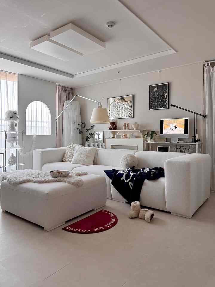 ＃私も持っているクリスマス

La vieレタリングブランケット💙
La vie 半円ミニラグ ❤️

柔らかいニットブランケットですが、
90*135サイズで落ちていて、肌寒い時に巻いているとあふれています💙

半円ミニラグは
ドアマットで本当のどこにでも行き、活用性最高です。
ホリーホリーな感じだからクリスマス柄の気持ちもすごい❤️


＃ヘリビング＃ドアマット＃ミニラグ＃ニットブランケット
＃ソファーブランケット＃ホームファブリック
＃リビングテム＃家の装飾＃ホームスタイリング＃ソファインテリア
＃リビング＃リビング飾り＃コンスープ記録
＃インテリアアクセサリー＃小道具インテリア＃リビングスタイル
＃ホームスターグラム＃クリスマスラグ＃今日の私たちの家
#livingroom #livingroomdecor #livingroominterior #livingroomstyling #rug #blanket