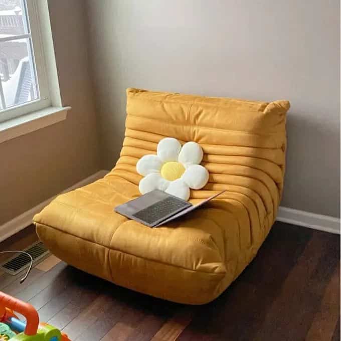 Welcome to my home office oasis! ✨💻 Feeling comfortable and inspired in this cozy space. Ready to tackle the day! #HomeOffice #WorkspaceGoals #ComfortZone #Togo #Togodupes #LoungeChair #RetroDecor #CozyCorner