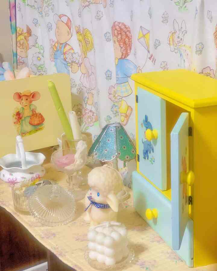 もう少し可愛さが追加されました
本棚デコゾン🐑💛

Instagramの@menkansanに行きましょう💗💗

＃メイド＃メイド＃メイドウェル＃インスタグラム＃インスタ映え＃キャベツ＃キャベツ人形＃ビンテージ小物＃ビンテージインテリア＃アウトリトルルーム＃かわいい小物＃かわいいカニ最高