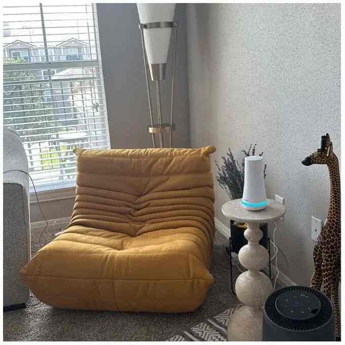 Brightening up my white interior with this cheerful yellow lounge chair! ☀️💛 A perfect blend of style and comfort. #InteriorGoals #ColorContrast #HomeSweetHome #LoungeChair #ModernDecor #CozyCorner