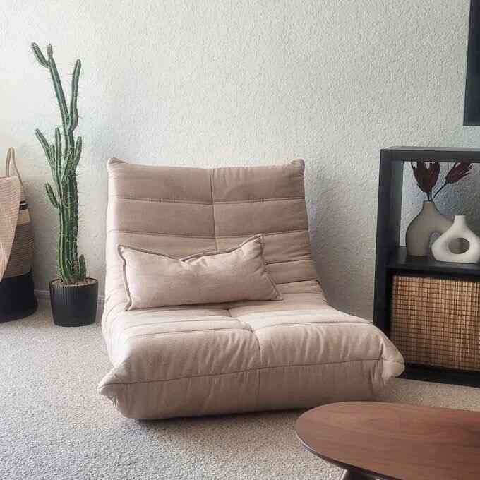 Finding the perfect harmony with my cozy lounge chair and this lovely carpet! 🛋️✨ Love how they come together to create a welcoming vibe. #CozyHome #InteriorDesign #StyleBalance #LoungeChair #ModernDecor #MinimalistDesign #Togodupes #Togo