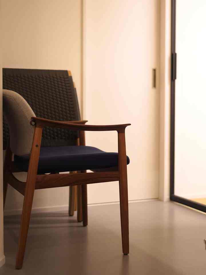 #ヴィンテージ #ヴィンテージチェア #チーク材 #France&Son #ウェグナー #タイルの床 