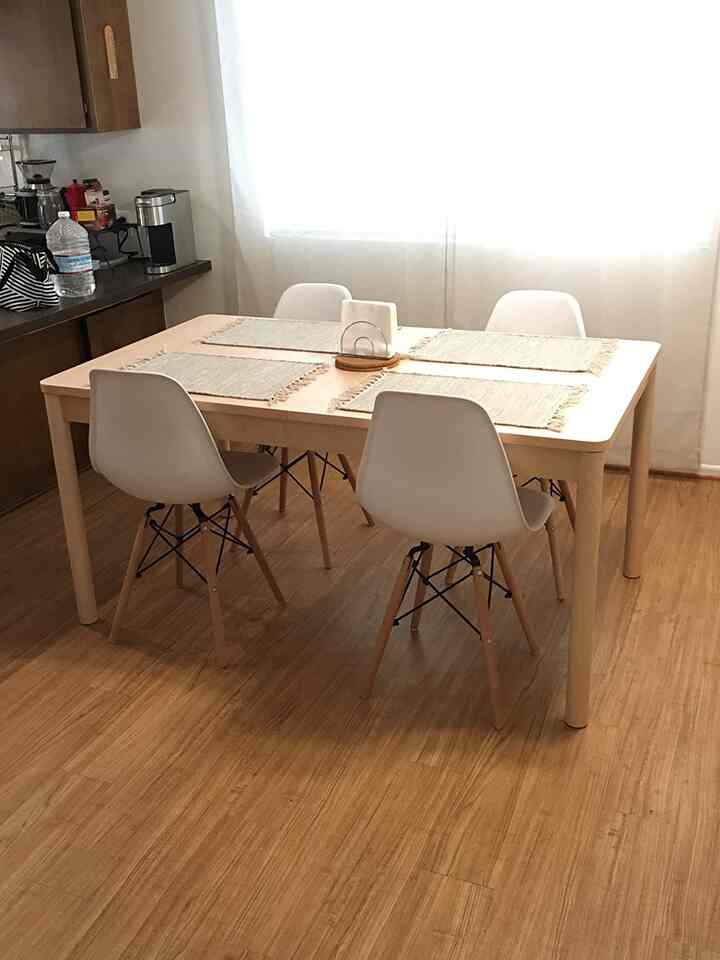 Family breakfast in the sunshine ☀️🥞💕 Making memories and soaking up the good vibes together! #FamilyTime #BreakfastJoy #Hermanmillerdupes #DiningTable #EamesChairs #ModernInterior