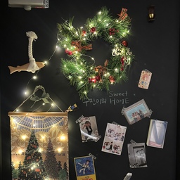 다이소에서 구매한 리스와 조명으로 꾸민 현관🎄
리스, 조명, 건전지까지 만원의 행복💸
크리스 분위기 느껴지시나요?
#원룸인테리어 #원룸크리스마스 #크리스마스 #리스 #크리스마스리스 #크리스마스소품추천 #다이소꿀템 #원룸현관 