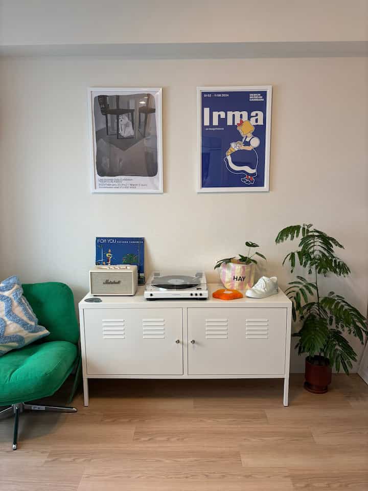 Seorang pemutar rekaman akhirnya tiba di rumah saya🩵
Ulangi Tatsuro Yamashita🔁

#IKEA #IKEA家具 #レコードプレーヤー #audiotechnica #観葉植物 #Marshall