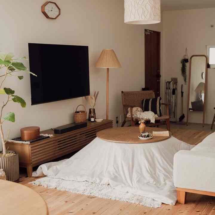 Hidup dengan kotatsu🐤🤎

#Kotatsu #こたつ布団 #リビング