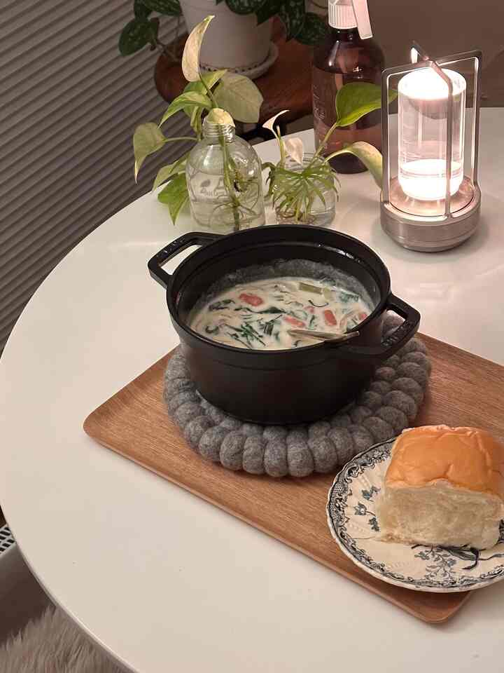 寒ーい日は、クリームスープに限る。
STAUB鍋はずっと温かいまま食べれるから便利♡

#STAUB 
