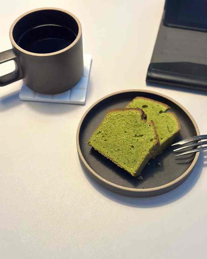 抹茶のパウンドケーキ
ベーキングパウダーなかったけどいい感じに膨らんでくれて良かった◎
#ダイニング #ダイニングインテリア #ダイニングスペース #おうち時間 #おうちカフェ #パウンドケーキ