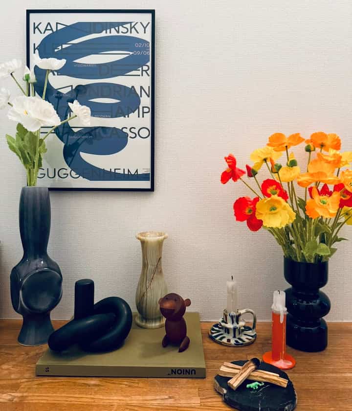 Pintu masuk adalah tempat pertama yang kamu lihat saat keluar rumah dan saat kembali, jadi kamu ingin meletakkan bunga sebanyak-banyaknya🌼

Namun, saat cuaca panas dan tidak ada waktu untuk membeli, bunga artifisial 🌼 Apa yang Anda lihat itu penting ✨

#sewainterior #sewaruang tamu #pintu masuk #dekorasi pintu masuk #pintu masukinterior #aksesorisinterior #rak pajangan #buket #lilin #tempat lilin