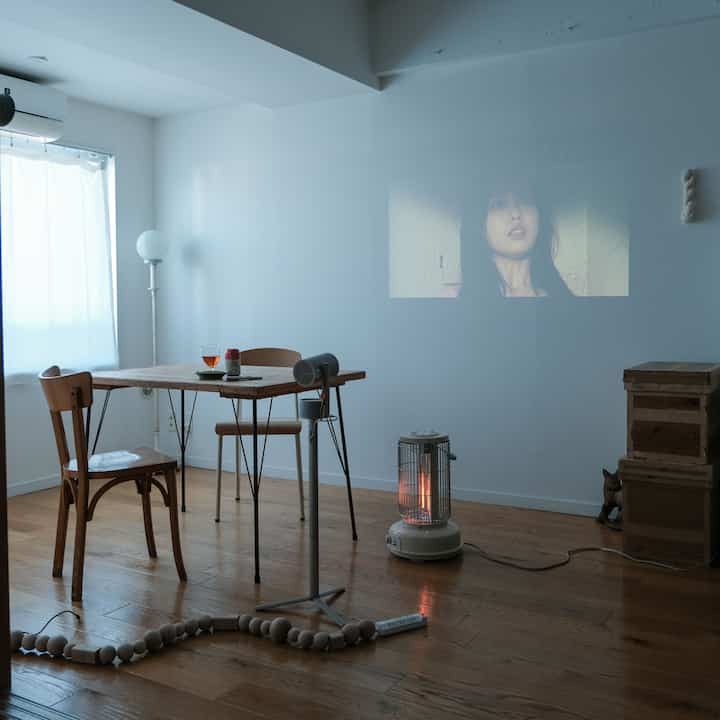 プロジェクターがあると日々が潤う。大画面で映画を観れるのが嬉しいのよ。

#プロジェクターのある暮らし #インテリア雑貨