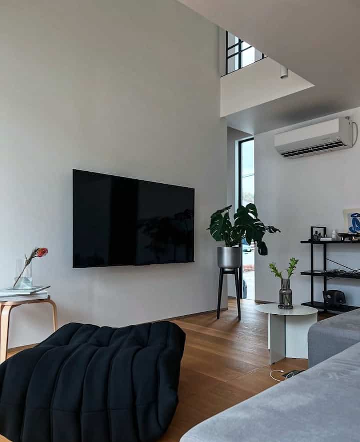 I'd love a big Le Ligne Rose too
#home #house #roomtour #interior #sofa 
#house built with an architect #犬と暮らす家 #インテリア #ルームツアー #家具 #ソファ #リビング 
#hay #ligneroset #ikea