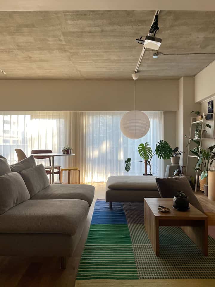 ついにオットマンを導入
来客が多いので活躍してくれそう

リビングは重心低めを意識してます
実はソファの足も10cmのタイプに交換している🛋️

#リノベーション #マンションリノベーション 
#howwelive #mylvngrm #apartmenttherapy
#interiordesign #interiordecor #interiorinspo
#ikea #tesammans #hay #livingroom
#interiorgreen #観葉植物 