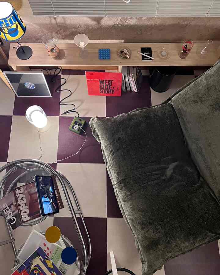 上からアングルの部屋👀
#雑貨 #リーンロゼ #床タイル #間接照明