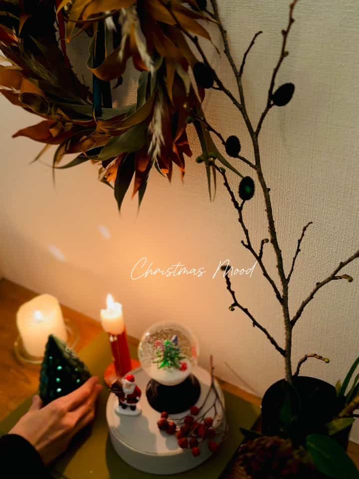 Dekorasi Natal di pintu masuk 🎄
Saya tidak suka silau, jadi saya menikmatinya dengan tenang dalam suasana yang sederhana dan bersahaja 😌

#Natal #クリスマス小物 #クリスマス飾り #クリスマス雰囲気 #クリスマス装飾 #スノードーム #キャンドル #キャンドルホルダー #ツリー
#Dekorasi pintu masuk #インテリア小物 #インテリアオブジェ #ディスプレイラック #玄関