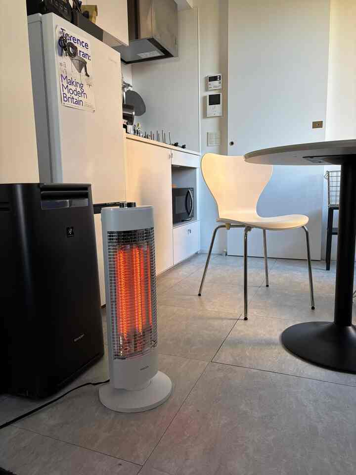 山善のカーボンヒーターあたたかい！

#電気ストーブ #電気ヒーター #カーボンヒーター