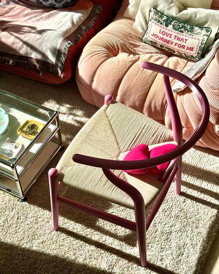 うしろすがた

#carlhansen #カールハンセン #yチェア #ch24 #カラフルインテリア #Yogibo #クッション #ソファ #ligneroset #リーンロゼ
