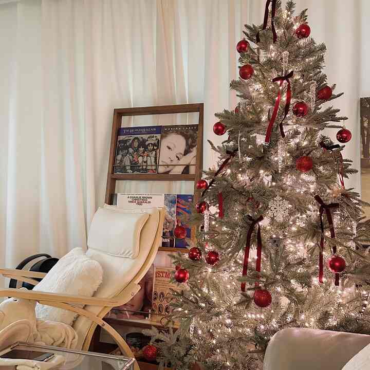 Merry Christmas 🎄🎅🧑‍🎄🤶 
今年は有毒に目立ったレッドツリー❤️
大勢に沿って見た  #happynewyear #메리크리스마스 #레드트리 #크리스마스트리 #크리스마스트리꾸미기 #크리스마스소품 