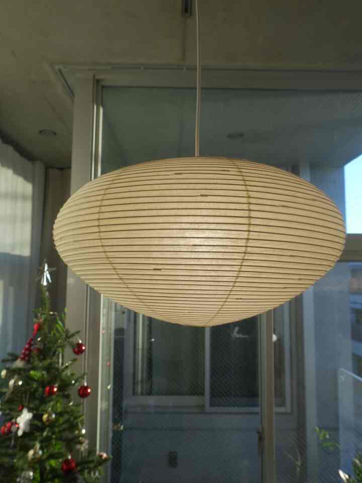 Akari 💛 #isamunoguchi #xmas #livingroom