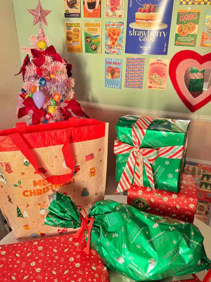 大事な人たちへのプレゼントを梱包しました🎁💕

#クリスマスプレゼント #クリスマス装飾 #クリスマス準備 