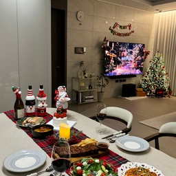 결혼 후 첨 맞는 크리스마스🌲🧑‍🎄 남편이랑 홈파티했어용🤗 음식 준비는 너무 힘들었지만 차리고 나니 넘 뿌듯🙌🏻 다들 멜크보내셨나용~~?ㅎㅎ
#크리스마스 #홈파티 #homeparty #멜크 #크리스마스트리 #christmas