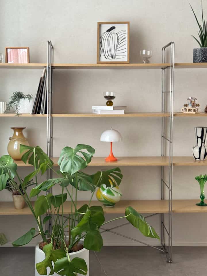 このオレンジランプ🍊充電も出来てコンセントいらずだから本当に買って良かったです。

お値段もお手頃でオススメです。

#テーブルランプ　#棚　#フレグランス
#花瓶　#ベース　# リビング