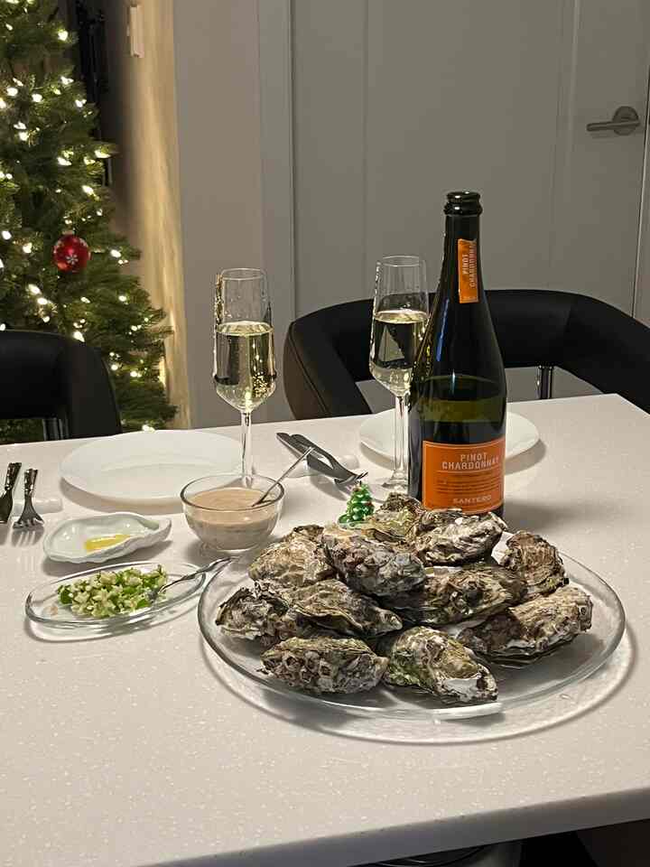 last christmas✨

＃オーホームストア＃クリスマス＃クリスマススイーブ＃クリスマスパーティー＃クリスマス#chardonnay #wine #プレーティング #プレート＃アイルランドのダイニングテーブルチェア＃ダイニングテーブルチェア＃ホームバー＃ホームバーチェア＃ホームバインテリア 