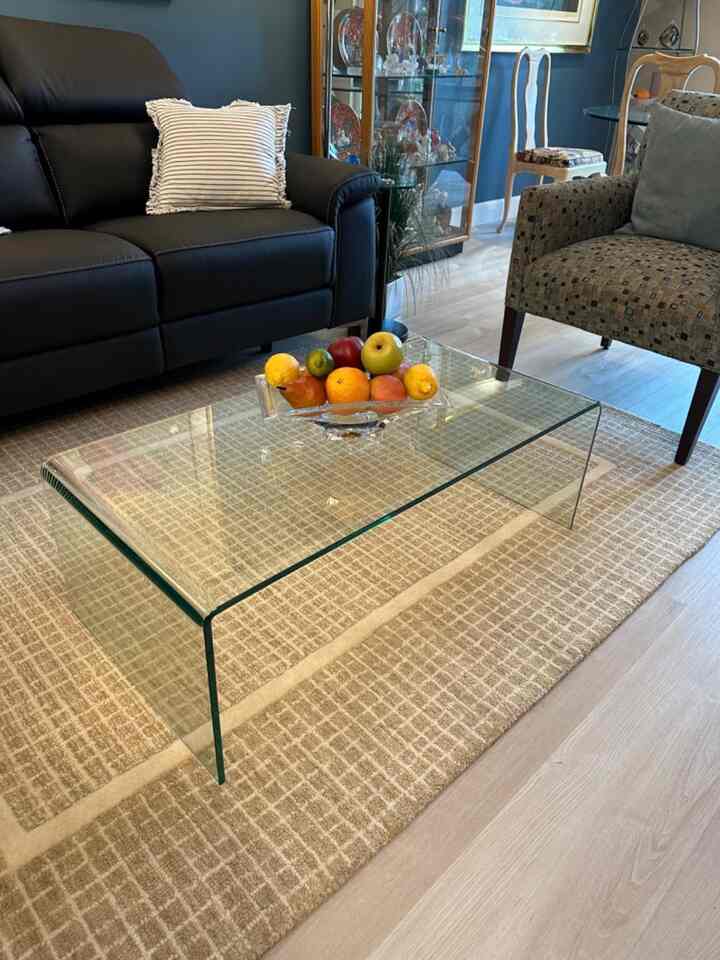 Embracing modern elegance with this stunning transparent glass coffee table! ✨ It brings an open, airy feel to my space while adding a touch of sophistication. Perfect for showcasing my favorite decor! 🛋️💎 #ModernInterior #GlassTable #HomeDecor #GlassCoffeeTable #ModernInterior #LeatherSofa