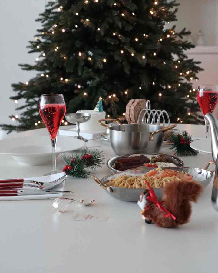 Green Red Add a Spoonful
Christmas Home Party!

#Christmas #홈파티 #온더테이블 #홈브런치 #홈쿡 #다이닝 #다이닝룸 #플레이팅 #집꾸미기 #집에서제일바빠 #화이트인테리어 #셀프인테리어 #홈스타일링