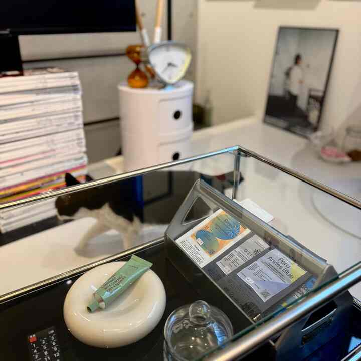 Tahun ini akan segera berakhir dalam sekejap mata 😌🤍

#Rumah kucing #猫のいる生活
#Ruang tamu tunggal #ローテーブル
#hidup