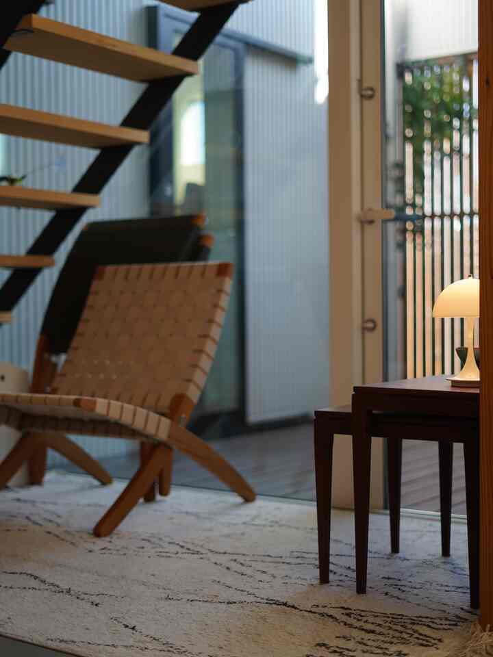 #ネストテーブル #フォールディングチェア #ラグ #ウッドデッキ #中庭 