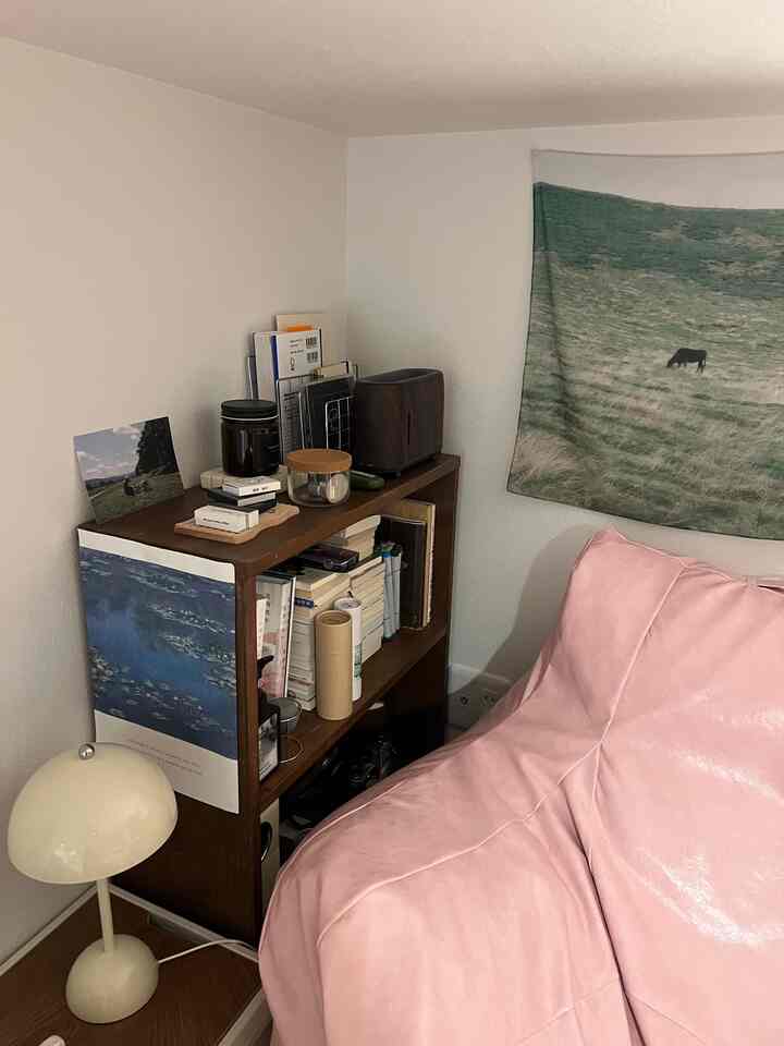 Sudut loteng adalah tempat Anda bisa duduk dan membaca buku.
Ada tumpukan buku yang belum saya baca...📚

⁡
⁡
⁡
⁡
⁡
⁡
Saya memposting ide interior dan gaya hidup saya setelah pindah ke properti dengan loteng 🤭🫶🏻▷▶ ( @mizu_room.605 )
Silakan ikuti dan tonton 🕊
 
⁡
#Properti dengan loteng
#Catatan kehidupan
#hidup sendiri
#Buatlah ruangan
#perombakan
#Interior Korea #감성사진
#인테리어
#자취방꾸미기
#집스타그렘
#감성인테리어
