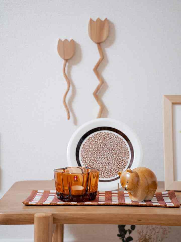 アラビア、イッタラ、リサラーソン、ヨハンナグリクセンと北欧の可愛い雑貨たち。同じ色合いでまとめて、本当に愛くるしい。木製の家具との相性もバッチリ
#北欧インテリア #北欧スタイル #ナチュラル #テキスタイル 