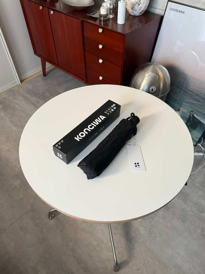 傘を頂きまして。
自動開閉のようで便利だなあと関心してます。
#自動開閉傘 #折りたたみ傘 #インテリア雑貨