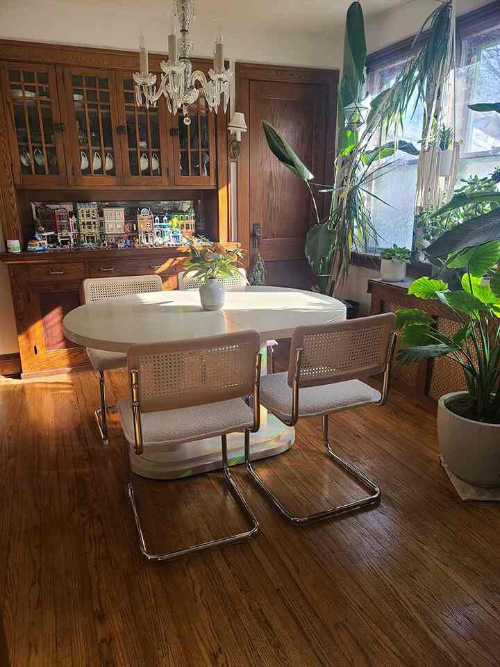Embracing a timeless blend of vintage walnut and a crisp white dining table! 🤍✨ This contrast adds warmth and elegance to our dining space. Perfect for both daily meals and special gatherings! #VintageCharm #DiningRoomInspo #HomeElegance 