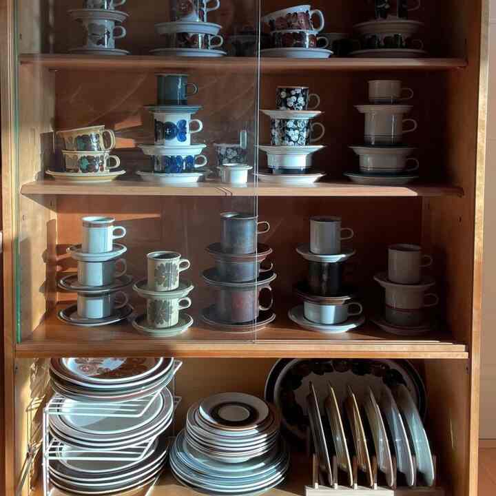 ＃私たちの家庭用品
#コンスープ記録 #コンスープ

器に必要な整理
皿の整理台....
ヨゴなかった こんなにたくさんのお皿オトケ収納したのでしょうか…⚪️🟤🔵⚫️
私の愛の皿をもっとたくさん収納できるようにするための定理品

#ルヘブホーム #lerevehome
＃皿＃皿の整理台＃ボウル整理台＃整理テム#アラビアフィンランドヴィンテージ #アラビアフィンランドルイザ#ビンテージ料理 #arabiafinland #arabiafinlandvintage #arabiafinlandruija