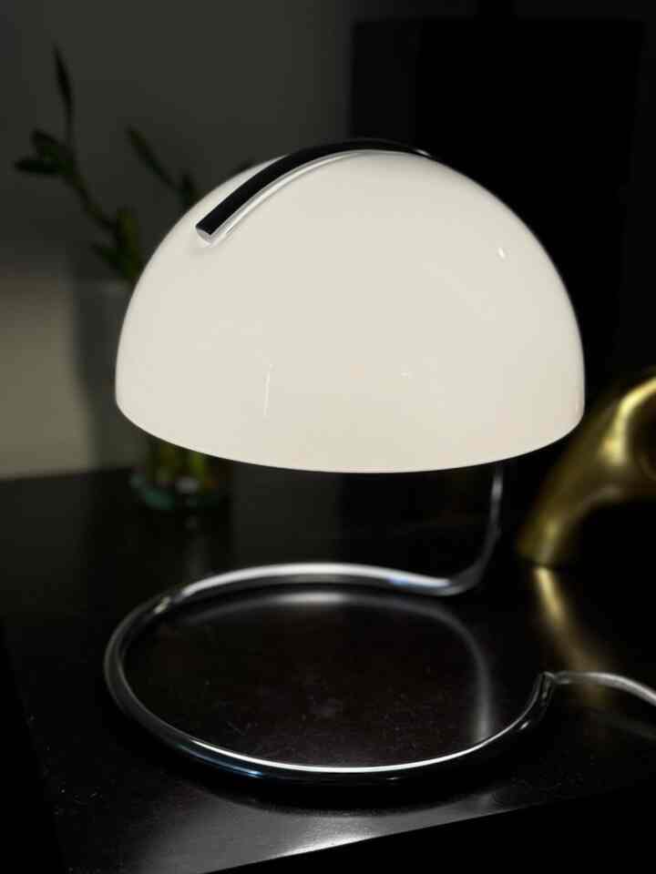 <span data-sheets-root="1" style="color: rgb(0, 0, 0); letter-spacing: normal; font-size: 10pt; font-family: Arial;">Love the contrast! A chic pairing that enhances the modern vibe.&nbsp;🖤🤍 A chic pairing that enhances the modern vibe. #HomeDecor #StyleContrast #TableLamp #ModernDesign #MinimalistDecor</span>