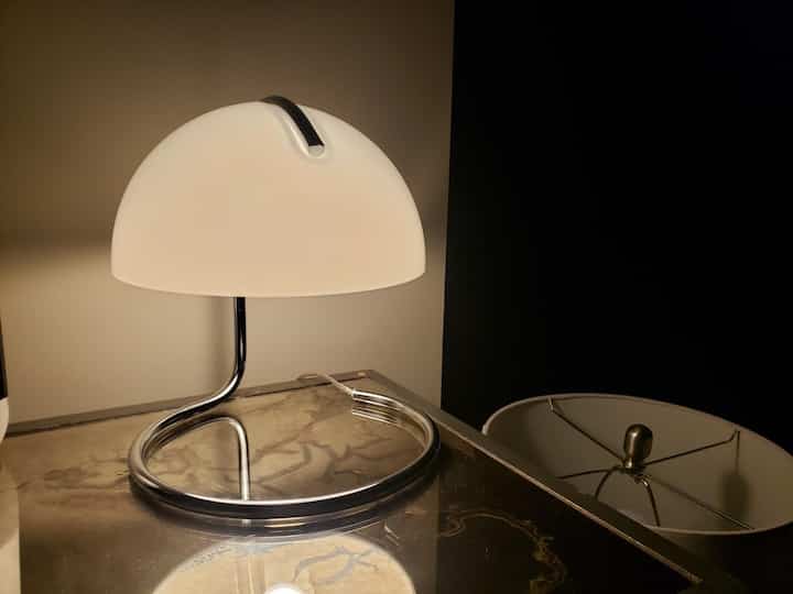 Creating an intimate ambiance with this moody table lamp paired with a gorgeous marble table 💡✨ The perfect combo for cozy evenings. 
#MoodLighting #InteriorDesignv #TableLamp #ModernDesign #MinimalistDecor