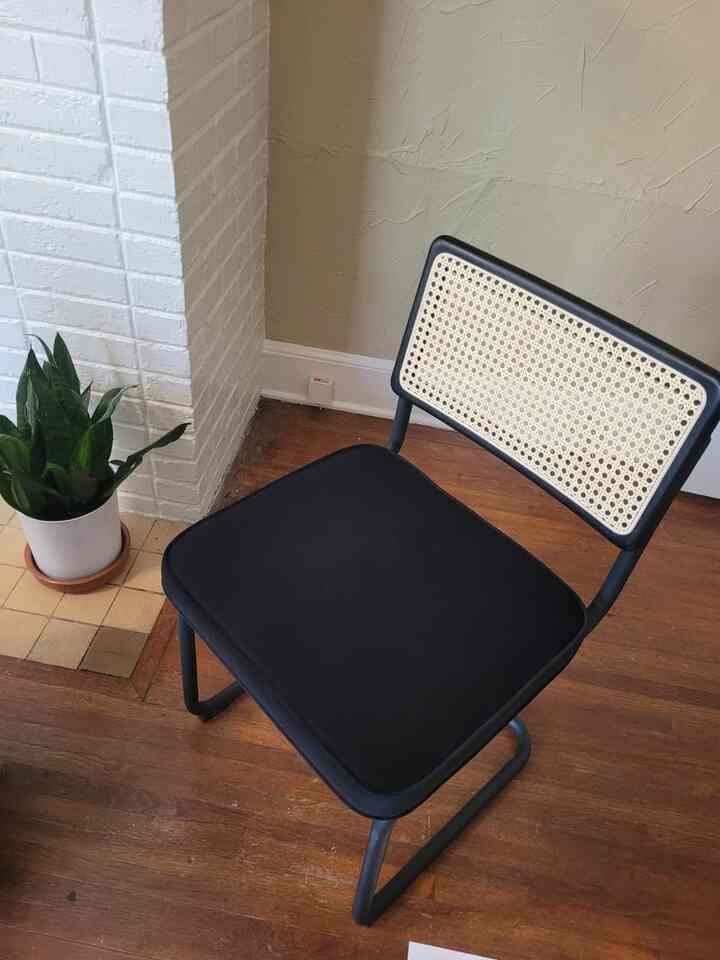 Obsessed with my stylish black rattan chair! The perfect blend of comfort and chic 🖤✨ 
#RattanLove #HomeVibes #InteriorInspo