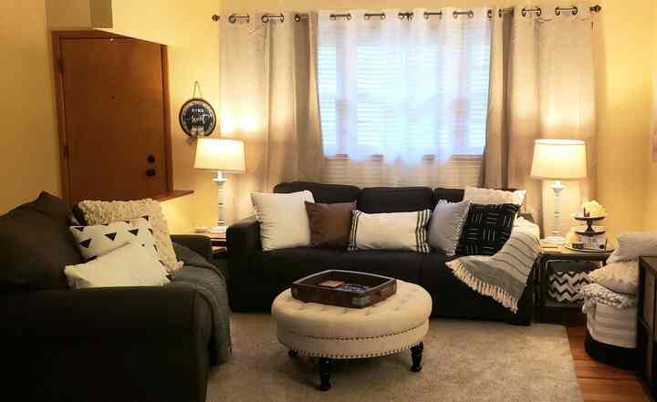 Creating the ultimate cozy living room with my soft fabric sofa and plush cushions! Perfect for relaxing and unwinding 🛋️✨ 
#CozyVibes #LivingRoomGoals #HomeSweetHome