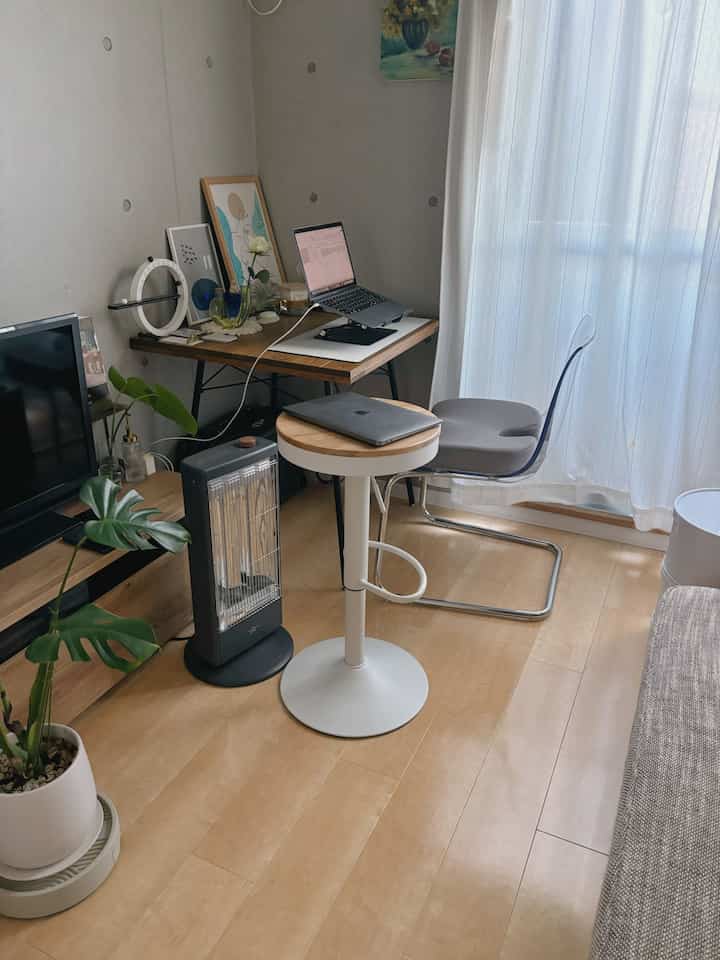 2台のパソコンで同時作業。

#ナチュラルインテリア #モダンインテリア #北欧スタイル #ウッド系 #グレーインテリア #リビング #作業スペース #モンステラ 