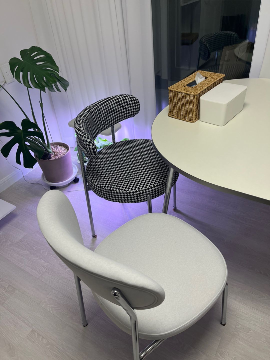 Rounded Square Dining Table user photo