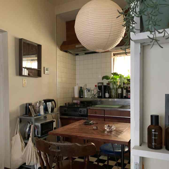 Akhir-akhir ini, saya mulai menyukai hal-hal berwarna.
Saya lebih suka warna dengan nada tenang daripada warna cerah🤓

#Apartemen #アパルトマン