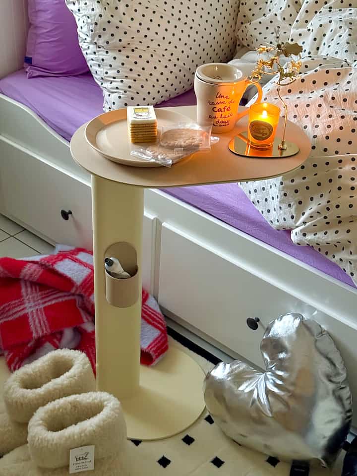 new interior🫶🏻
I've always wanted a side table💛
I was undecided on the color but I chose my favorite butter color🧈
It's so cute I could look at it forever🤭

#side table #コーヒーテーブル #テーブル #ベッドルーム #寝具 #寝室 #사이드테이블 #쇼파테이블 #침실 #침구 #ベッドルームインテリア #寝室インテリア #マイルーム #マイルームインテリア #韓国インテリア #マンション暮らし #침실꾸미기 #침실인테리어 #홈인테리어 #아파트인테리어