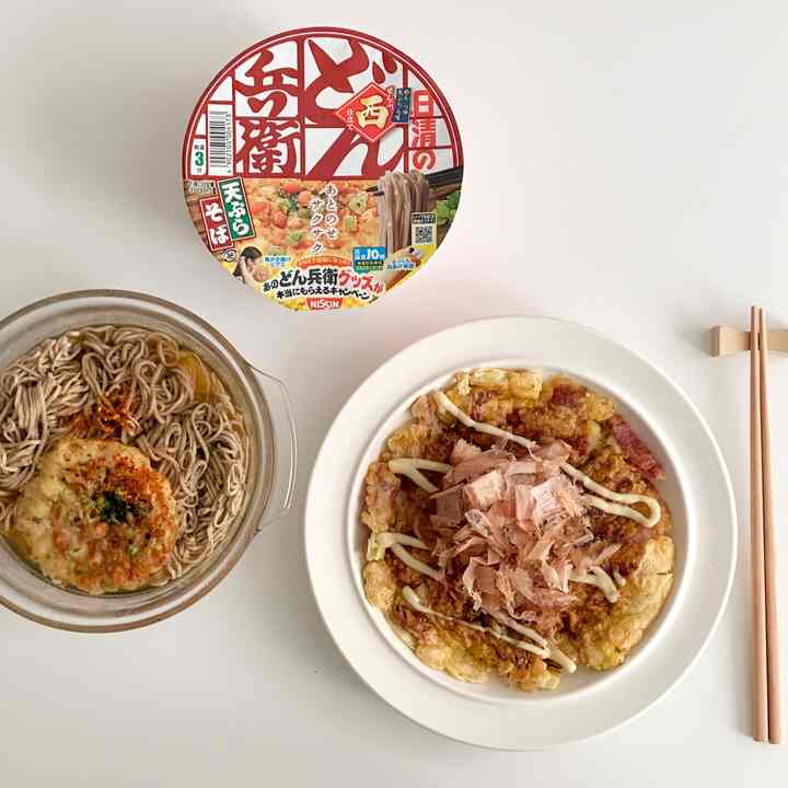 ＜今日のメニュー＞お好み焼き＋天ぷらそば🥢

お好み焼きと同じくらい感性コスパの良い料理はありますか？

👩🏻‍🍳 レシピ
1. ブチ粉2スクープ、水2スクープ、卵1粒よく混ぜて
2.キャベツ2つの拳、ベーコンの量、カツオブシ1拳を入れてかけるとお好み焼き生地の終わり！
3. 油を入れた鍋にさりげなく焼く
4. ドンガスソース、マヨネーズ、かつおぶし上げると

ビジュアルも味も完璧なお好み焼きが完成したんです✨

私は揚げそばと一緒に食べました！
火鶏と食べるとマップ＋感じた組合せでもっと美味しそうですよ 😉🔥

みんなご飯をよくお召し上がりください🤲🏻♡ 

-

＃オーホームストア＃コンスープ記録＃一人で食べる＃おにぎり＃料理＃レシピ＃ハウス＃オンダーテーブル＃オンザプレート＃日本料理＃お好み焼き＃シラクス＃食器おすすめ家庭式 #和食