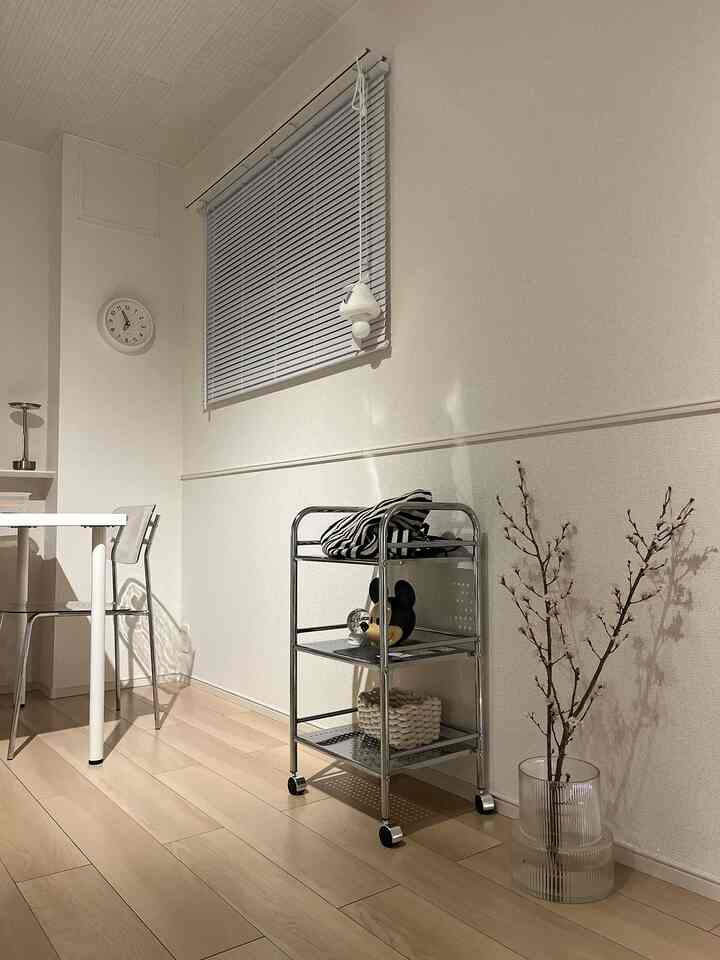 買ってきた桜にお花が咲き始めてかわい〜

インフル4日目
熱が落ち着いて少し動けるように
もう少しかな💪

#シンプルインテリア
#好きな物を少しずつ
#ホワイトインテリア
#透明インテリア
#韓国インテリア
#シルバー好き